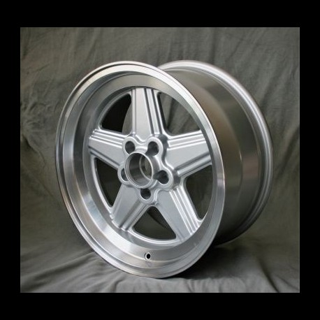 Maxilite Penta style wheels 8x17 silver/diamond cut