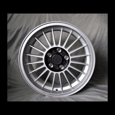Maxilite Alpina style wheels 9x17 silver/black centre