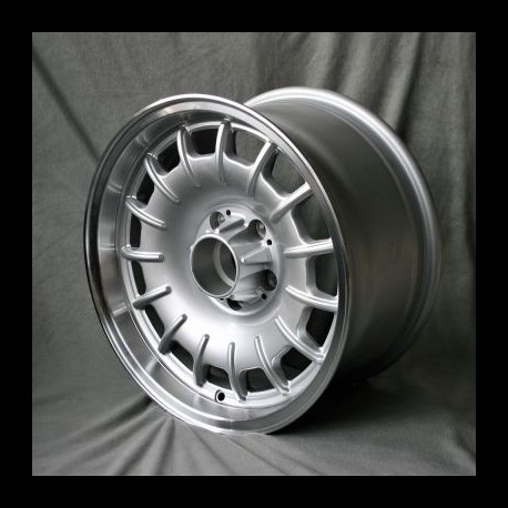 Maxilite Bundt style wheels 8x16 silver/diamond cut