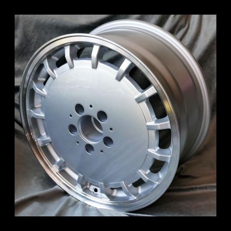 Maxilite Gulli style wheels 8x17 silver/diamond cut